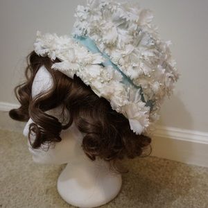 VTG 1960s White & Light Blue Floral Hat